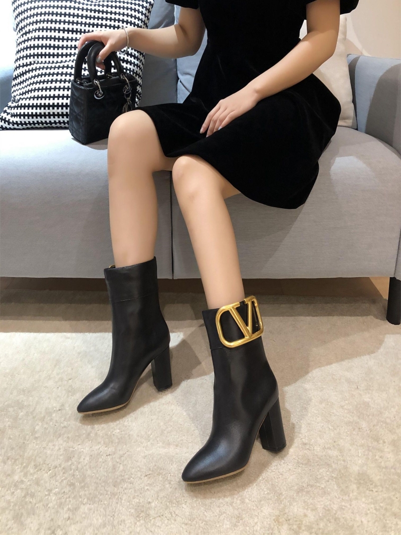 Va1e*ntin0 boots